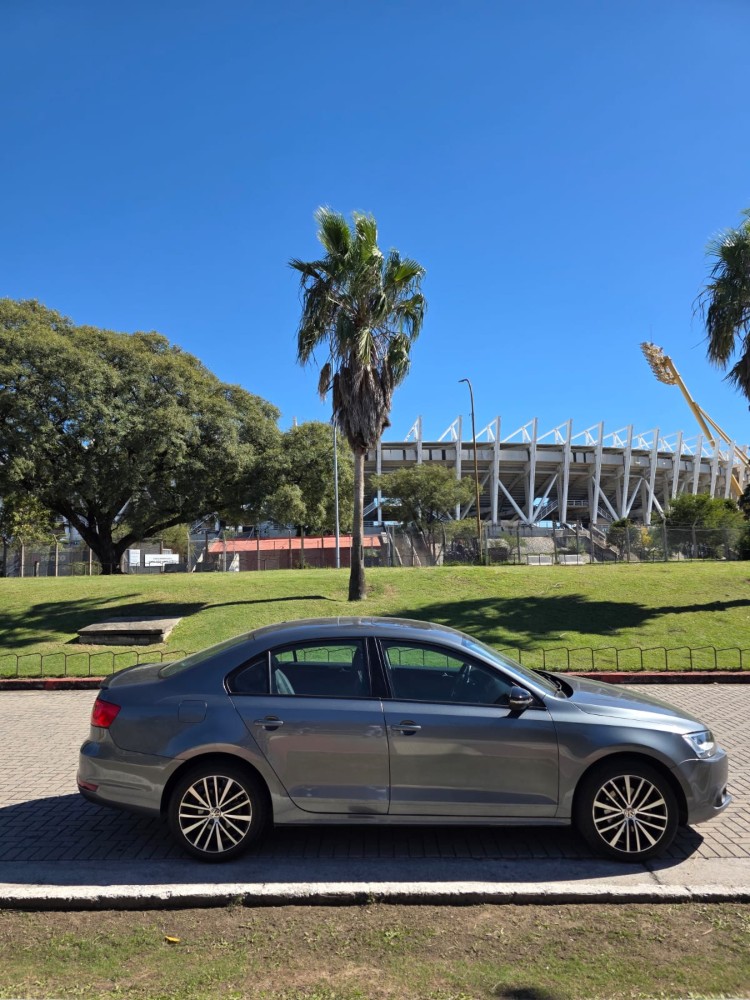 Volkswagen Vento Luxury — foto 12